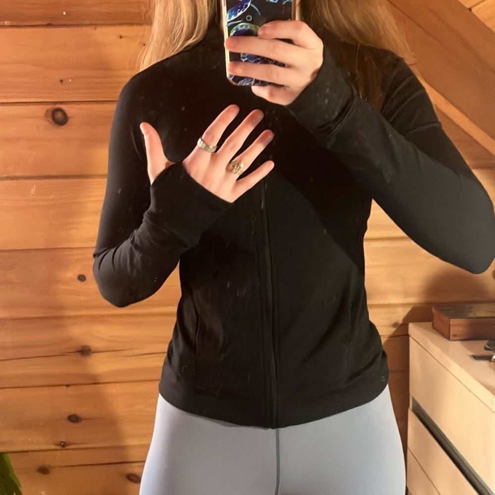 Fitted black gym jacket